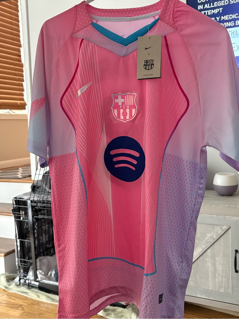Nike Pink and Blue FC Barcelona Soccer Jersey Men’s Large NWT